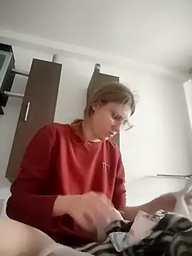 SandyCassie online show from February 12, 2026, 9:09 am