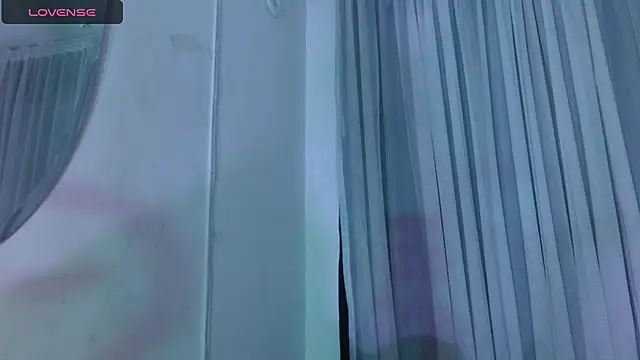 Snapshot of antonella_rosecs chatting on November 29, 2025, 4:34 am antonella rosecs online show from November 29, 2025, 4:34 am