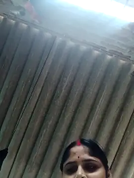 Rajni chauhan online show from October 28, 2025, 7:29 am