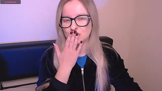 AllaLeomz online show from October 23, 2025, 6:45 am