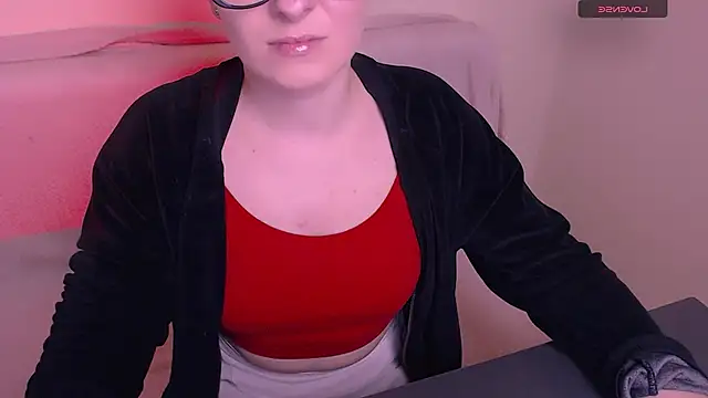 AllaLeomz online show from December 5, 2025, 8:24 am