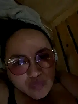 Snapshot of antoniamiller69 chatting on November 6, 2025, 12:25 am antoniamiller69 online show from November 6, 2025, 12:25 am