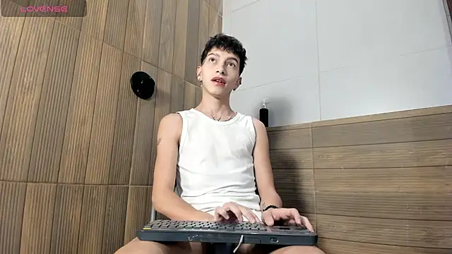 Snapshot of Tiam_muller chatting on November 28, 2025, 10:10 pm Tiam muller online show from November 28, 2025, 10:10 pm