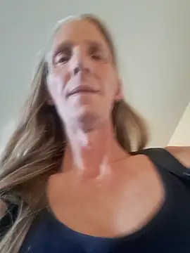 Snapshot of Cheryl_F chatting on May 1, 2026, 5:07 pm Cheryl F online show from May 1, 2026, 5:07 pm