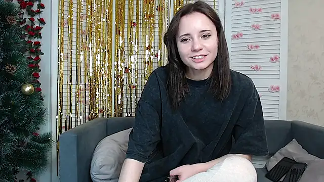 Snapshot of evaa_here_ chatting on December 5, 2025, 8:02 am evaa here online show from December 5, 2025, 8:02 am