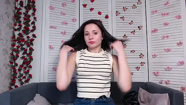 Snapshot of evaa_here_ chatting on November 24, 2025, 8:14 am evaa here online show from November 24, 2025, 8:14 am