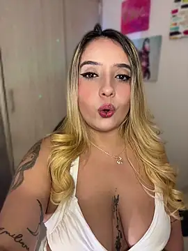 Snapshot of _Ninasanz chatting on May 7, 2026, 2:38 am Ninasanz online show from May 7, 2026, 2:38 am
