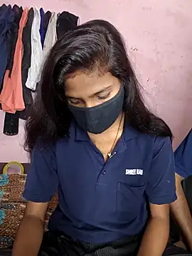 Snapshot of sweet_couple99 chatting on December 4, 2025, 8:46 am sweet couple99 online show from December 4, 2025, 8:46 am