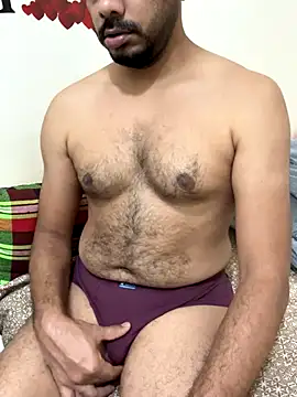 Snapshot of Handsome8677 chatting on November 19, 2025, 6:24 am Handsome8677 online show from November 19, 2025, 6:24 am