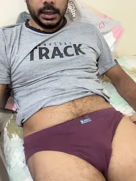 Snapshot of Handsome8677 chatting on October 27, 2025, 7:20 am Handsome8677 online show from October 27, 2025, 7:20 am