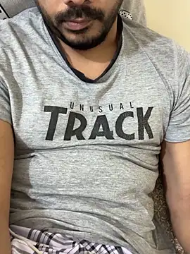 Snapshot of Handsome8677 chatting on November 15, 2025, 9:41 pm Handsome8677 online show from November 15, 2025, 9:41 pm