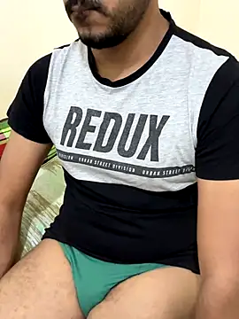 Snapshot of Handsome8677 chatting on November 5, 2025, 12:41 pm Handsome8677 online show from November 5, 2025, 12:41 pm