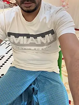 Handsome8677 online show from March 25, 2026, 9:41 am