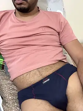 Snapshot of Handsome8677 chatting on November 29, 2025, 11:32 am Handsome8677 online show from November 29, 2025, 11:32 am