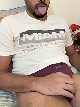 Handsome8677 online show from March 31, 2026, 11:56 am