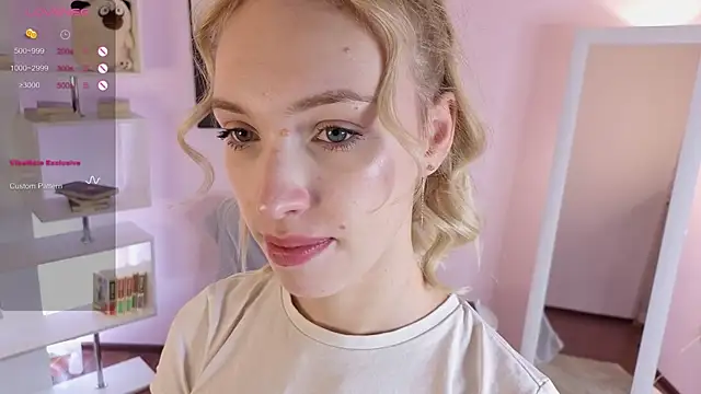 Snapshot of Grace_Glend chatting on December 19, 2025, 10:12 pm Grace Glend online show from December 19, 2025, 10:12 pm