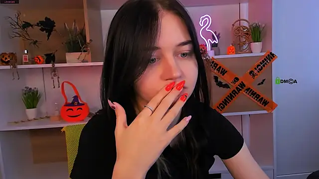 Snapshot of miki_ti chatting on October 30, 2025, 9:29 am miki ti online show from October 30, 2025, 9:29 am