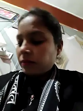 Snapshot of Anshika1431 chatting on December 4, 2025, 3:16 am Anshika1431 online show from December 4, 2025, 3:16 am