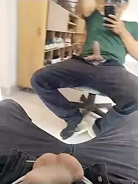 Snapshot of the_vein18 chatting on November 5, 2025, 5:49 pm the vein18 online show from November 5, 2025, 5:49 pm