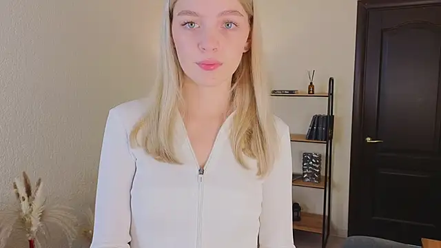 Snapshot of Susan_Sanders_ chatting on October 23, 2025, 7:29 am Susan Sanders  online show from October 23, 2025, 7:29 am