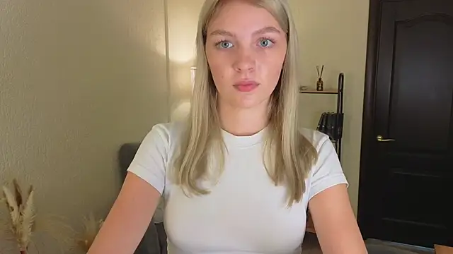 Snapshot of Susan_Sanders_ chatting on October 18, 2025, 7:21 am Susan Sanders  online show from October 18, 2025, 7:21 am