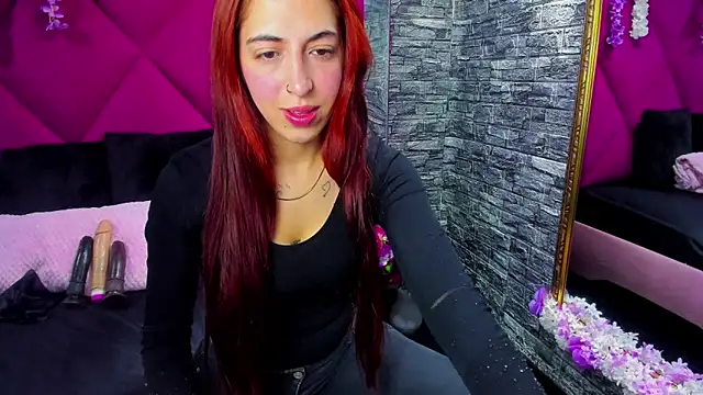 MariamGray1 online show from December 2, 2025, 8:21 pm