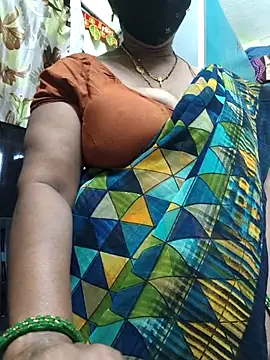 Snapshot of hot-telugu-queen chatting on November 18, 2025, 5:44 am hot-telugu-queen online show from November 18, 2025, 5:44 am