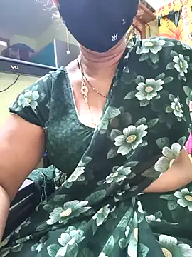 Snapshot of hot-telugu-queen chatting on November 12, 2025, 7:34 am hot-telugu-queen online show from November 12, 2025, 7:34 am