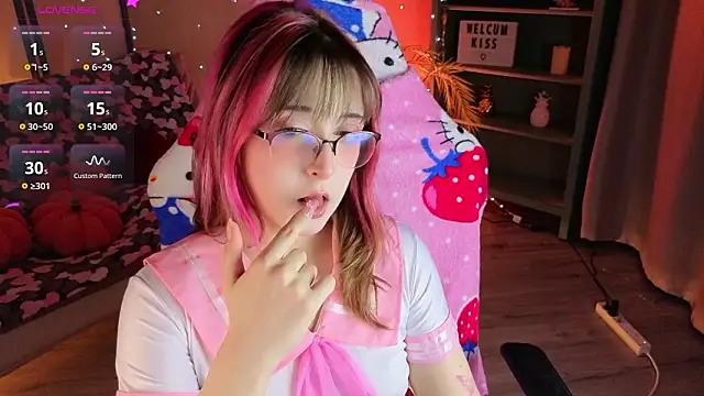 Soffi Toffi online show from March 14, 2026, 1:28 pm