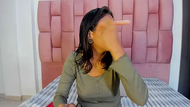 Snapshot of EuphoriaSavage chatting on October 25, 2025, 12:50 pm EuphoriaSavage online show from October 25, 2025, 12:50 pm