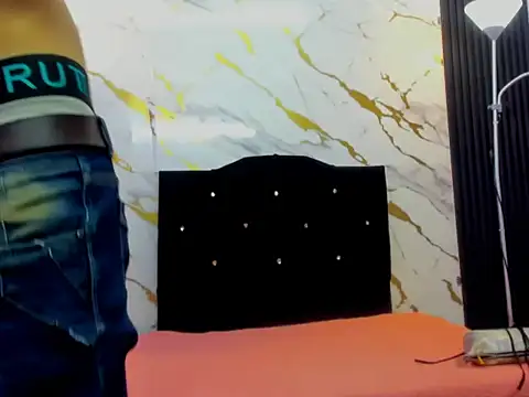 Stormandloganxxx online show from January 15, 2026, 5:38 pm