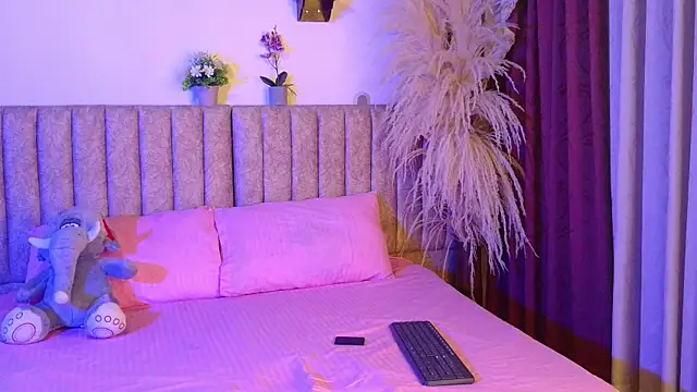 Snapshot of LittleStar_SM chatting on December 17, 2025, 4:39 am LittleStar SM online show from December 17, 2025, 4:39 am