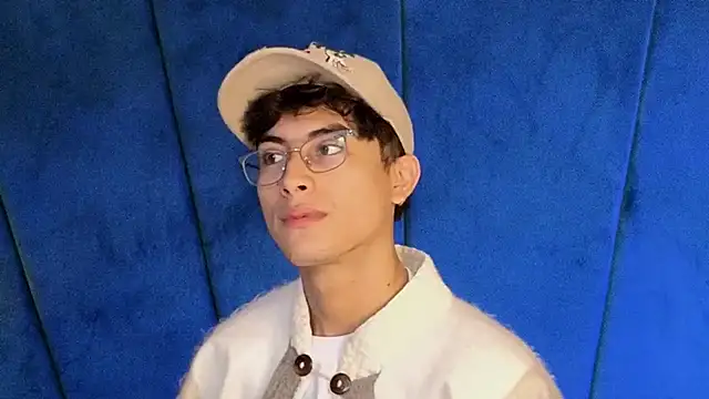 Aaron Eze online show from October 26, 2025, 8:53 pm