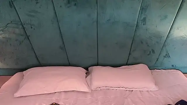 Aaron Eze online show from April 15, 2026, 2:21 pm