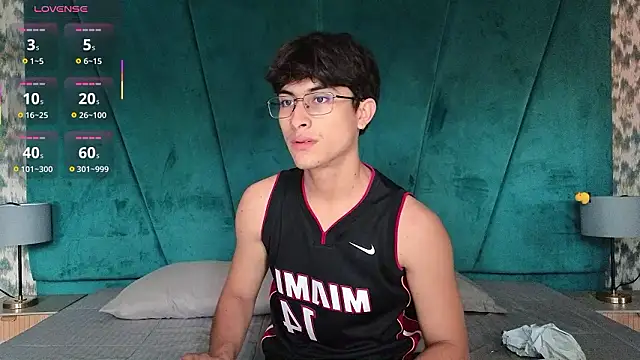 Aaron Eze online show from February 4, 2026, 8:37 pm