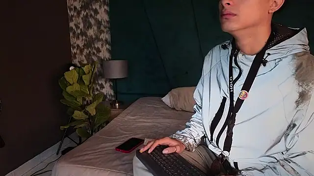 Aaron Eze online show from March 30, 2026, 12:17 pm