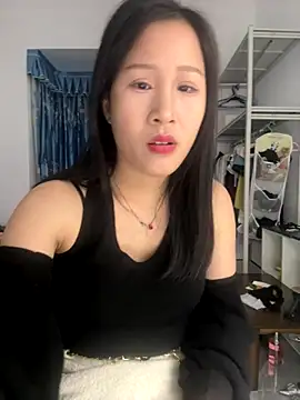 littlesluttycat online show from November 29, 2025, 4:18 pm