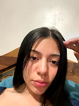 Snapshot of Midori_rosse chatting on October 25, 2025, 11:38 pm Midori rosse online show from October 25, 2025, 11:38 pm