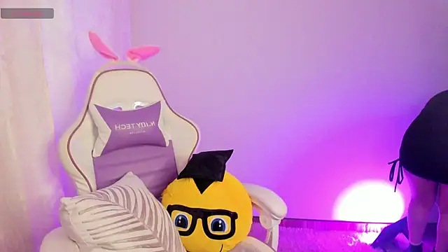 Snapshot of Midori_rosse chatting on October 28, 2025, 10:20 pm Midori rosse online show from October 28, 2025, 10:20 pm