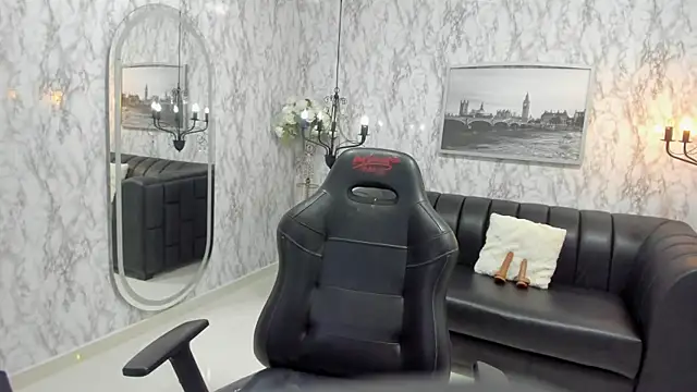 Snapshot of AlexandraMilff chatting on November 12, 2025, 11:30 pm AlexandraMilff online show from November 12, 2025, 11:30 pm