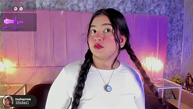 lilithst  online show from February 8, 2026, 8:06 pm