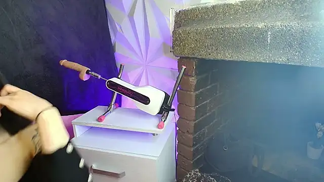 LiliBundy online show from November 3, 2025, 5:34 am