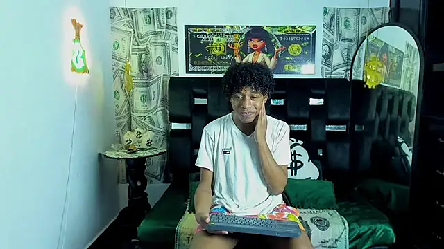 Latin Femboy13 online show from October 16, 2025, 7:33 pm