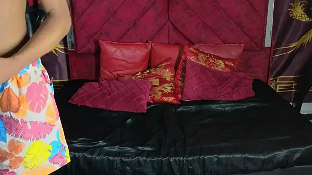 Latin Femboy13 online show from October 18, 2025, 9:44 am