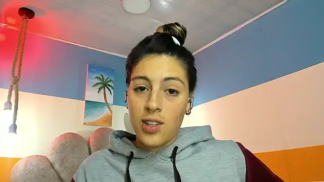 Snapshot of moon_winy chatting on October 27, 2025, 11:33 am moon winy online show from October 27, 2025, 11:33 am