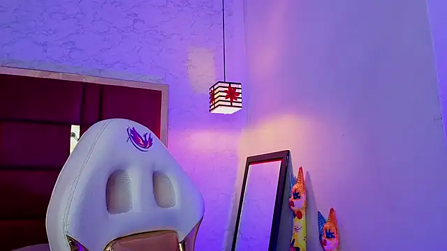 moon winy online show from March 20, 2026, 11:33 am