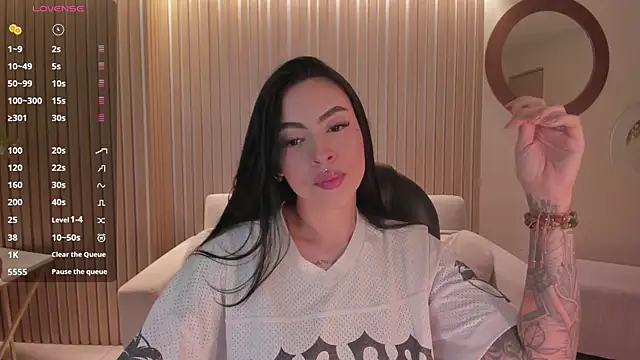 Snapshot of ChristineFord_ chatting on December 14, 2025, 10:59 pm ChristineFord online show from December 14, 2025, 10:59 pm