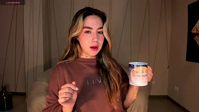 Snapshot of AnnieMonroe1 chatting on November 5, 2025, 11:57 am AnnieMonroe1 online show from November 5, 2025, 11:57 am