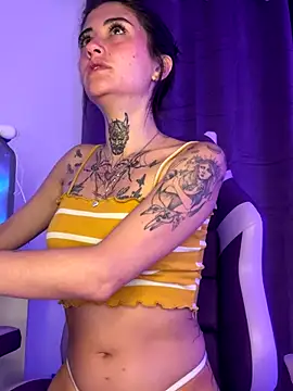 Snapshot of Maiaaa_11 chatting on November 23, 2025, 2:43 am Maiaaa 11 online show from November 23, 2025, 2:43 am