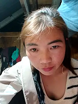 Snapshot of omai-ngot chatting on November 29, 2025, 2:39 pm omai-ngot online show from November 29, 2025, 2:39 pm